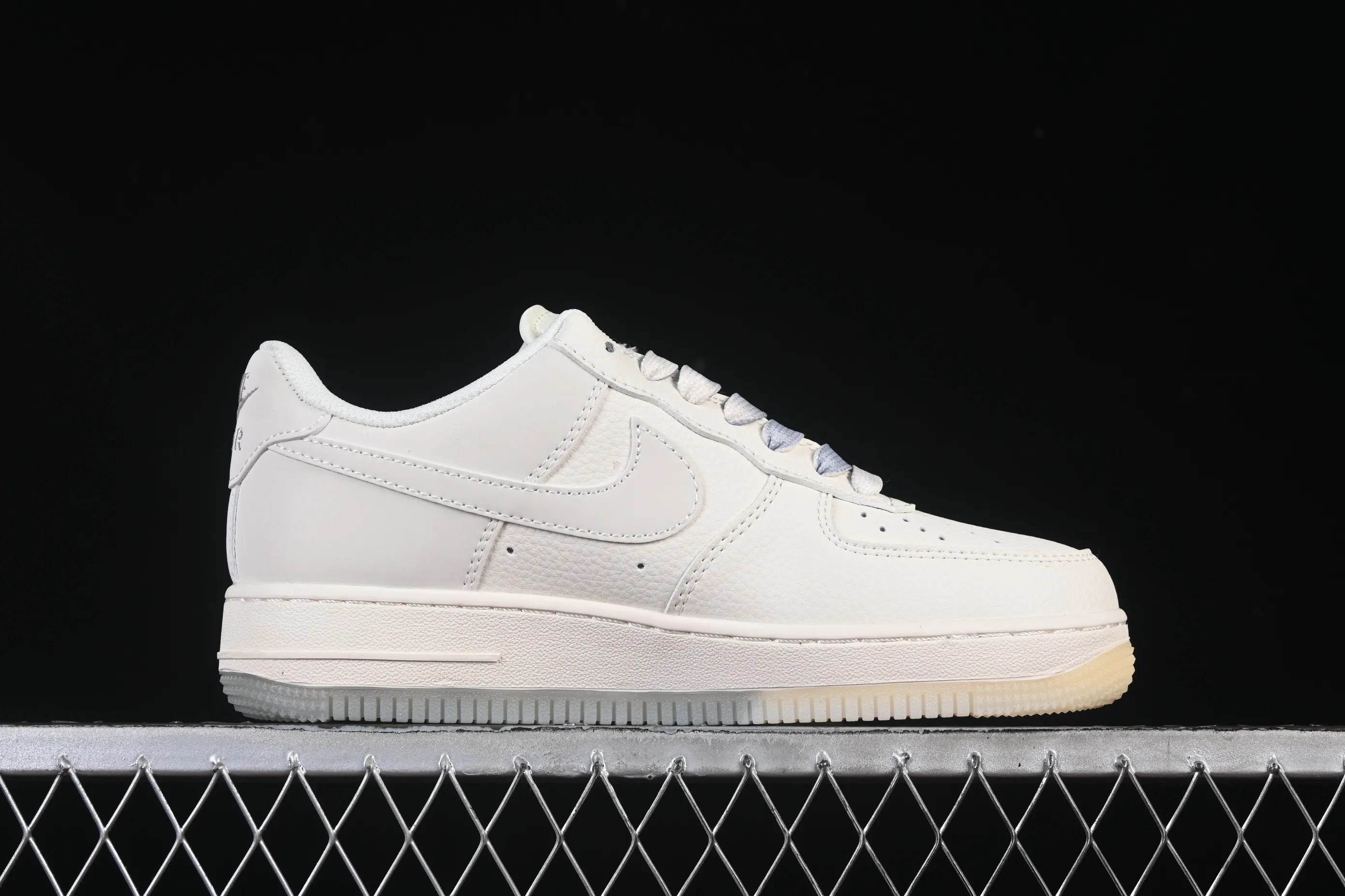 All categories Nk Air Force 1 Air Force series Nk Air Force 1 Low Air Force low-top Nike Air Force 1'07 Low Supreme co-branded beige crystal bottom Air Force 1 low-top casual sneakers XX3168-178
